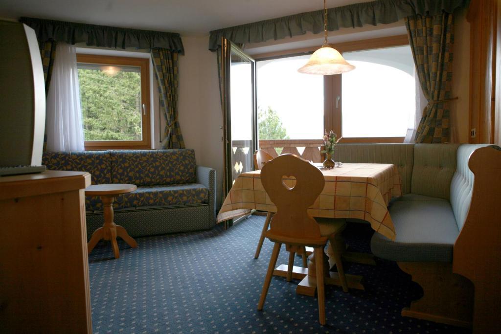 Residence Riposo Colfosco Pokoj fotografie